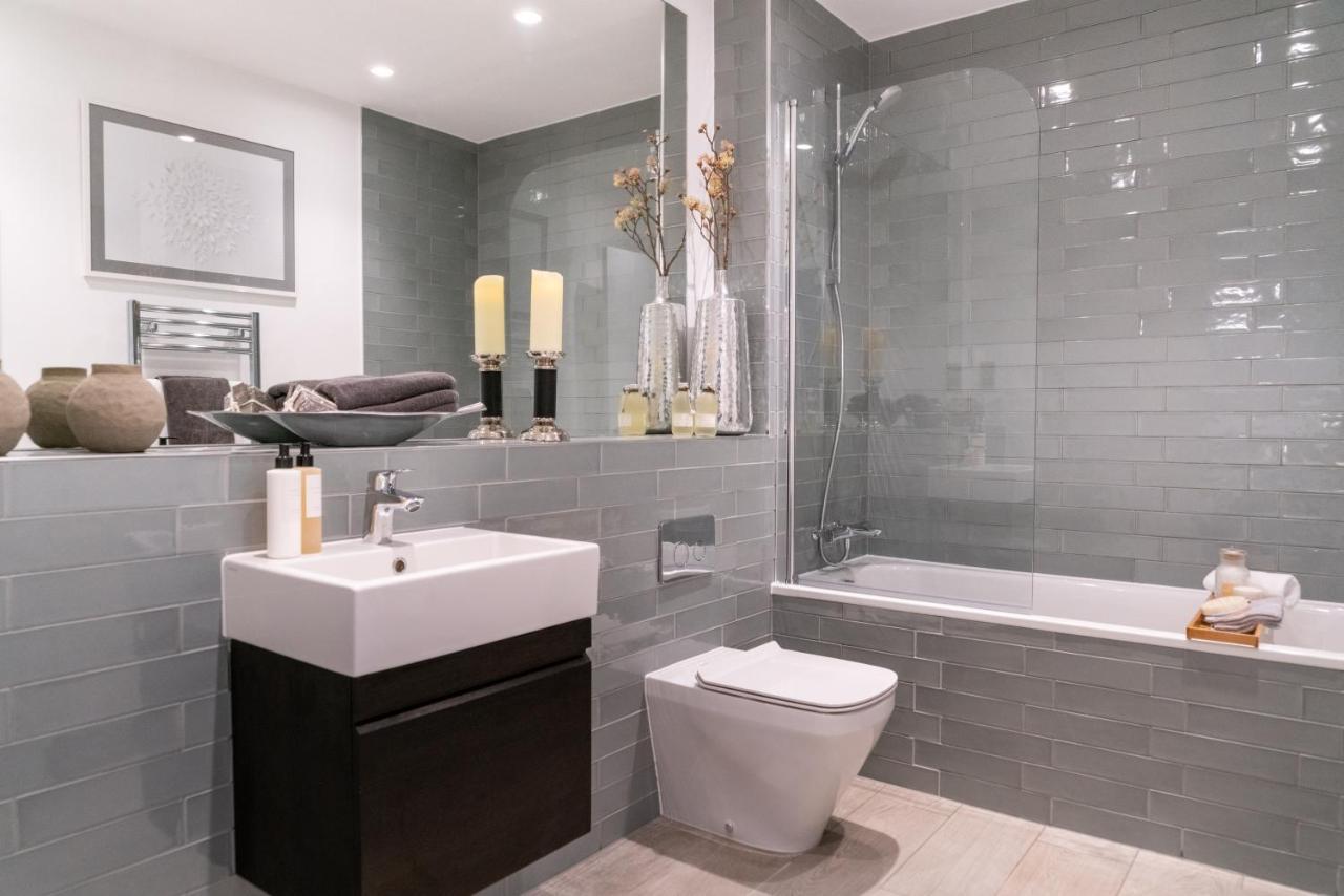 Seven Living Ashford - Modern And Spacious Apartments Экстерьер фото
