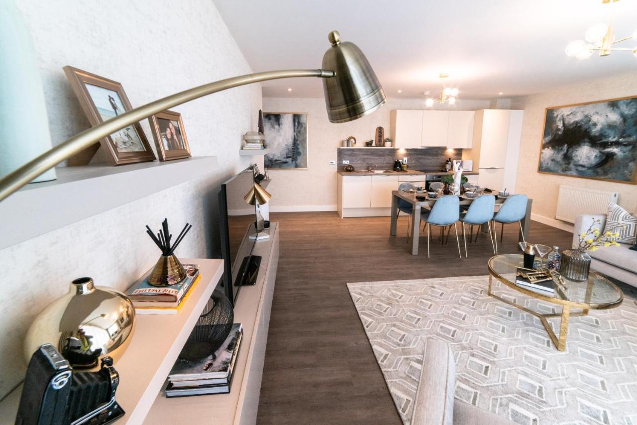 Seven Living Ashford - Modern And Spacious Apartments Экстерьер фото