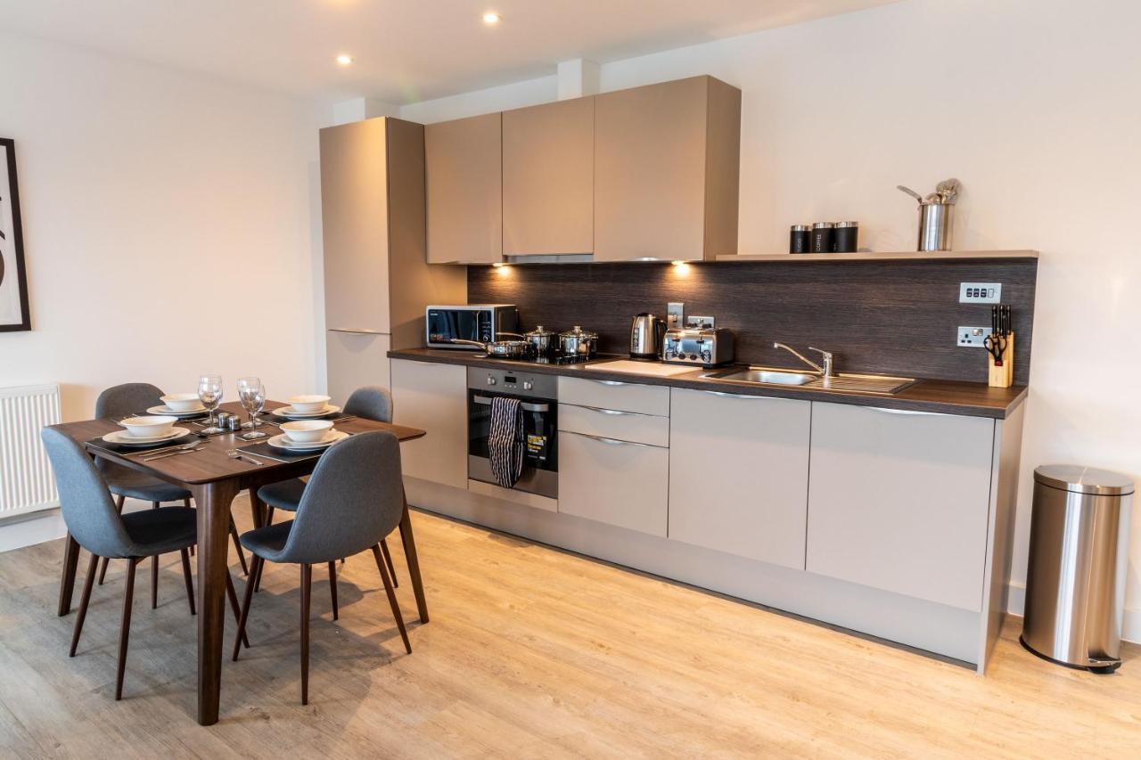Seven Living Ashford - Modern And Spacious Apartments Экстерьер фото