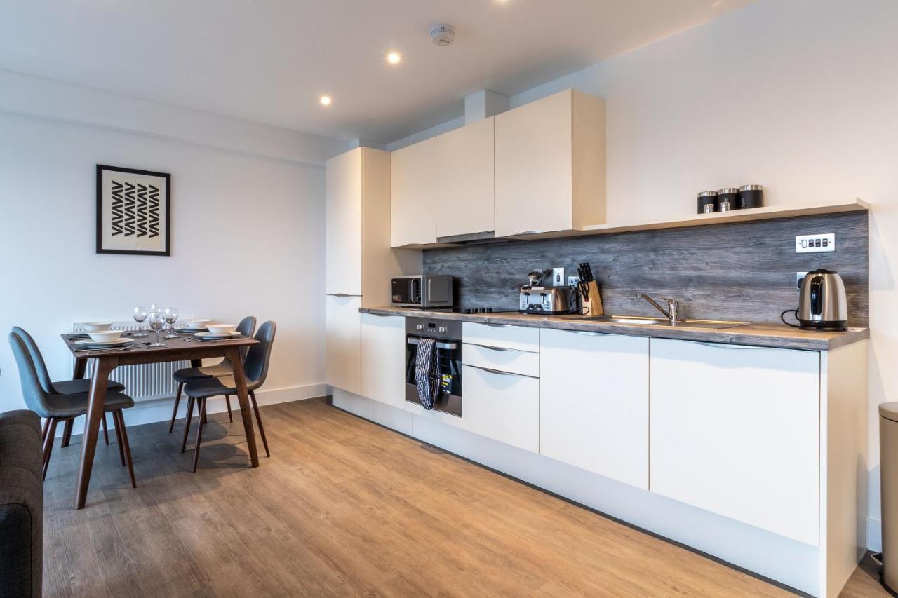 Seven Living Ashford - Modern And Spacious Apartments Экстерьер фото