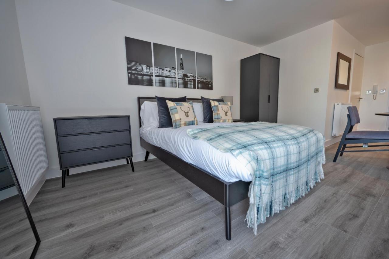 Seven Living Ashford - Modern And Spacious Apartments Экстерьер фото