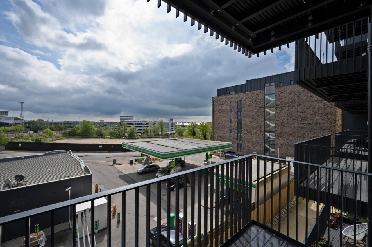 Seven Living Ashford - Modern And Spacious Apartments Экстерьер фото